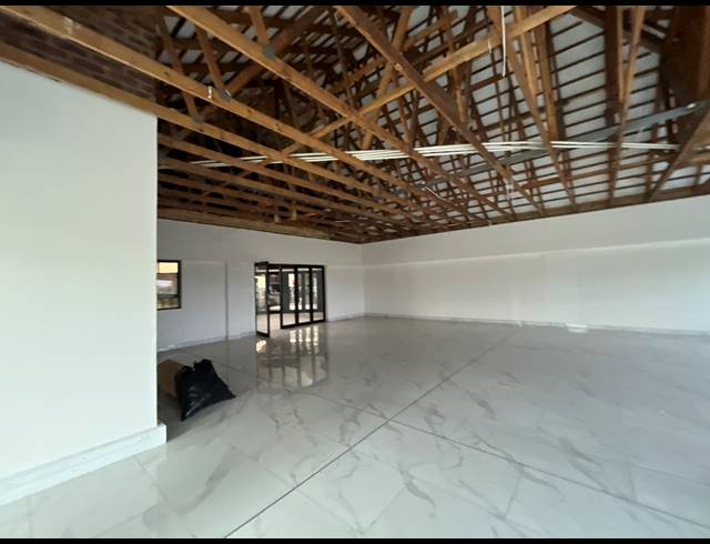 118M² OFFICE TO LET IN SUNNYROCK